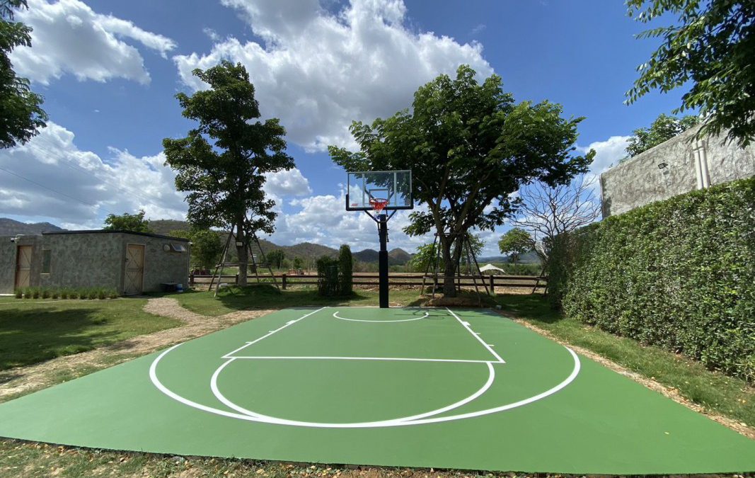 Half Basketball court – Land of Camping