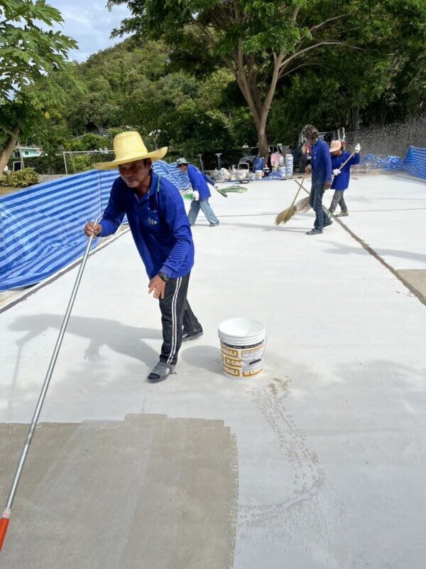 Epobase A - application on a concrete surface