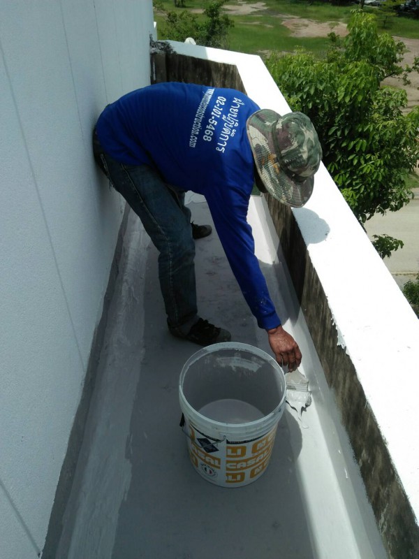 Membrane-Viscogum-application-1 Acryroof-plus-fibro-on-balconies