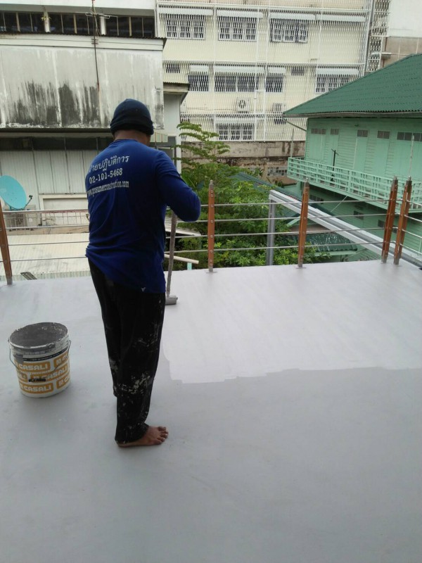Membrane-Viscogum-application-1 Acryroof-plus-fibro-on-terrace-2