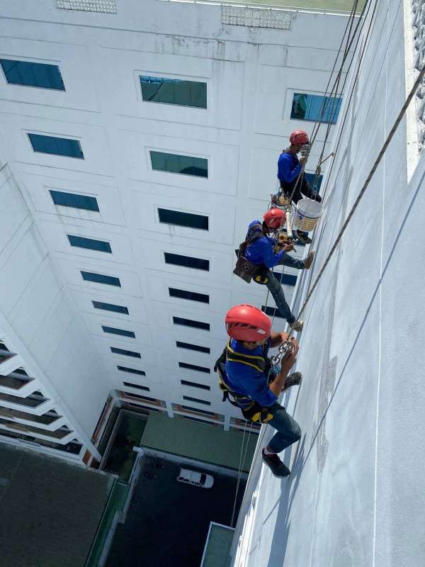 Acryrubber-facades Acryroof-plus-fibro-on-balconies
