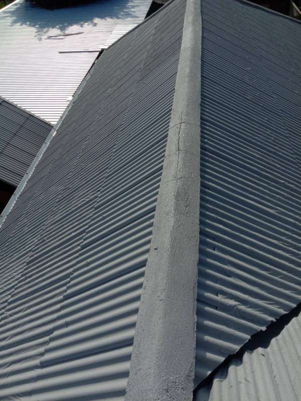 Acryrubber-on-slope-roof Acryroof-plus-fibro-on-gutter