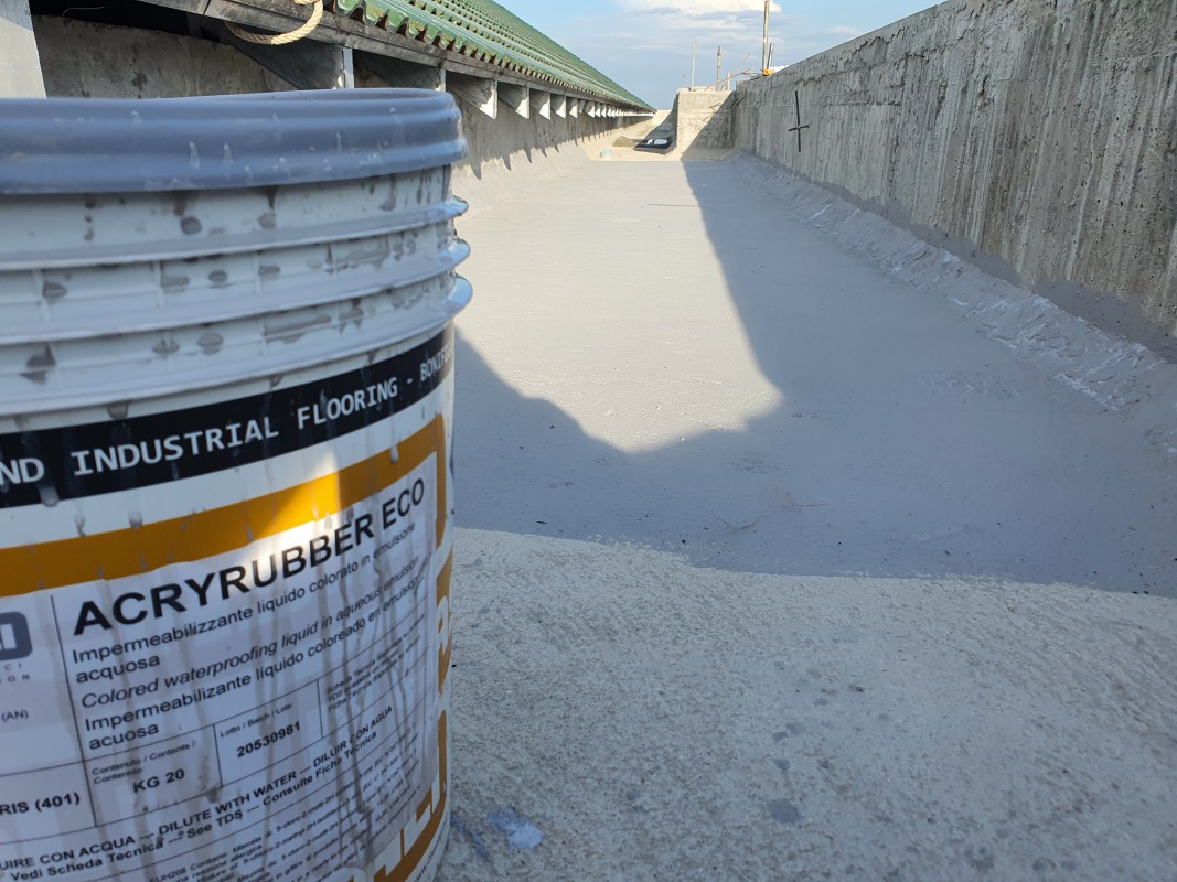 Acryrubber-on-gutter