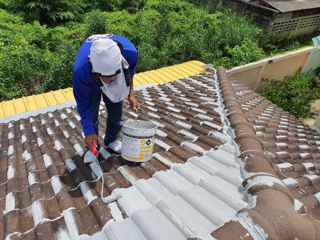 Membrane-Viscogum-application-1 Multifixo-100-slope-roof